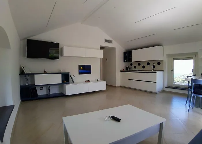 La Lobra Dependance マッサ・ルブレンセ