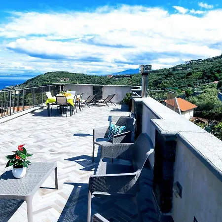 La Lobra Dependance マッサ・ルブレンセ