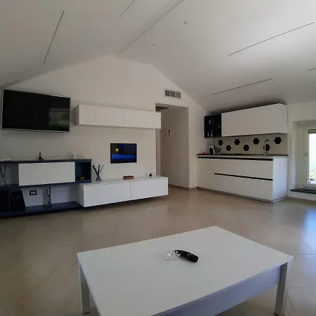 La Lobra Dependance マッサ・ルブレンセ