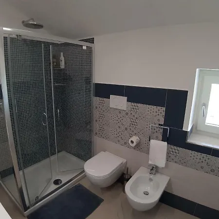 La Lobra Dependance *